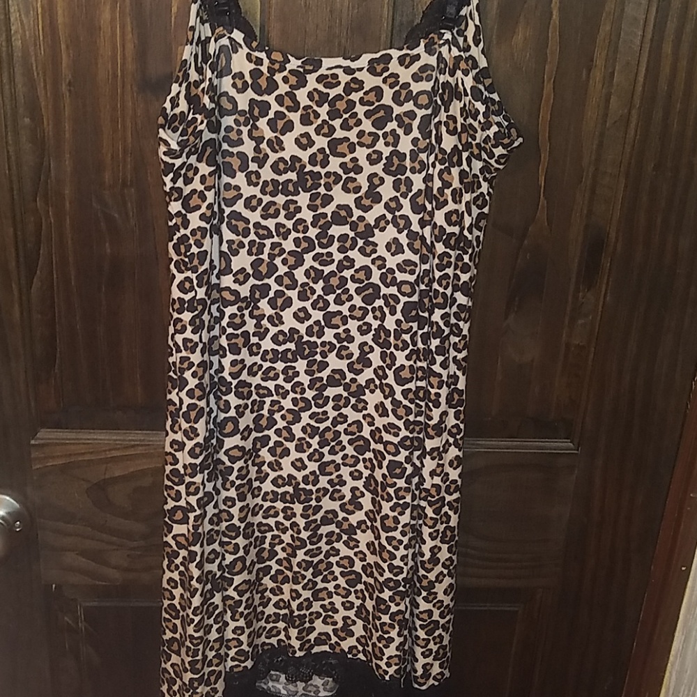Cheetah chemise - Picture 3 of 3